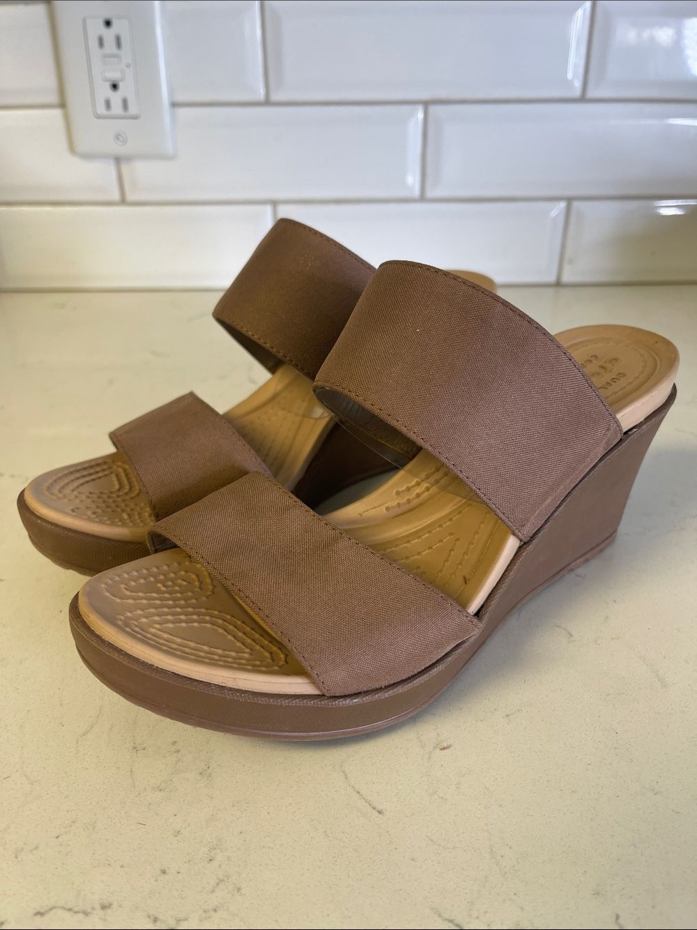Crocs Women's Leigh II Textile Wedge Sandal
Size 7 Style Number 202512